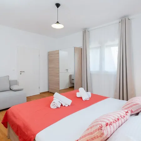 Vitorio Apartment