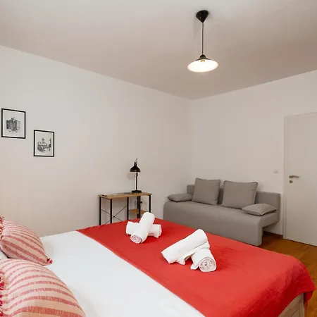 Vitorio Apartment *