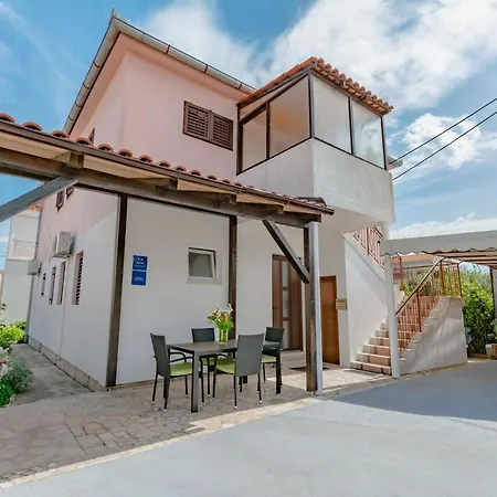 Apartment Vitorio *